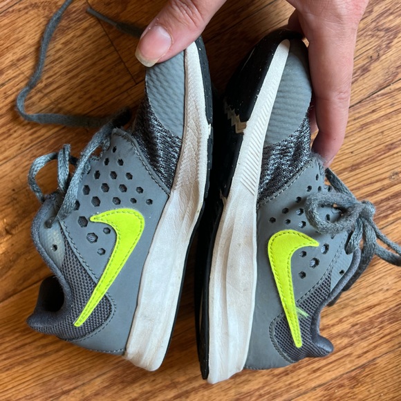 Nike Grey and Lime Green Sneakers Size 11 - Picture 5 of 8
